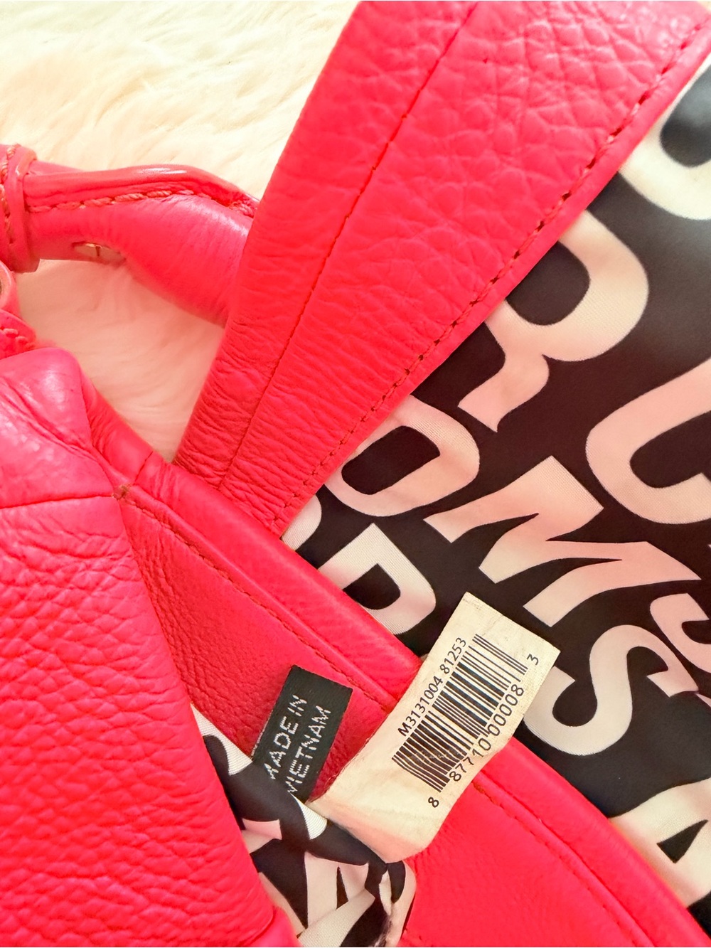 Marc by Marc Jacobs Classic Q Lil Ukita in Rock Lobster (EUC) - Picture 7 of 14
